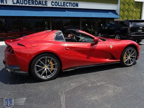 Used 2021 Ferrari 812 GTS RWD image 6