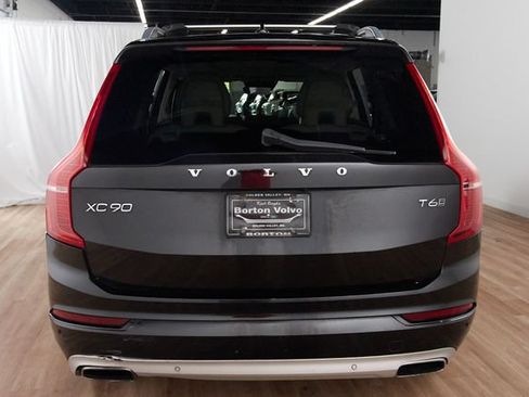 Used 2016 Volvo XC90 T6 Momentum w/ Momentum Plus Package AWD/4WD image 4