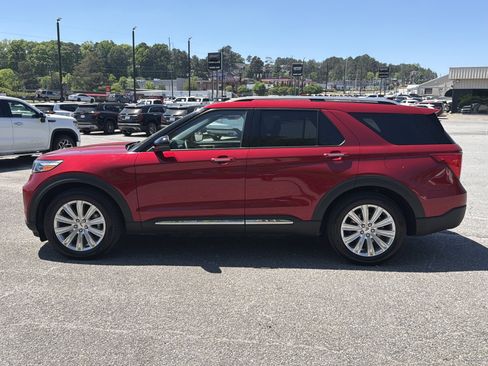 Used 2021 Ford Explorer Limited w/ Equipment Group 301A image 10