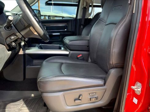 Used 2017 RAM 1500 Laramie image 7