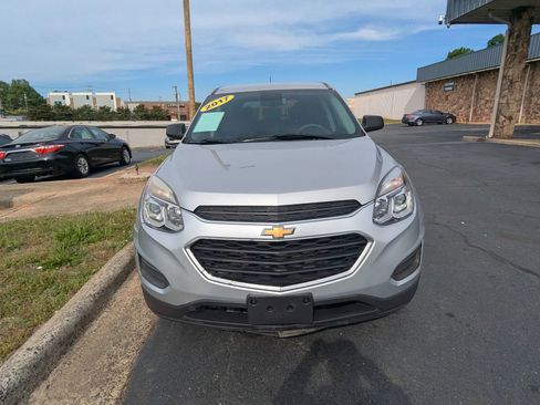 Used 2017 Chevrolet Equinox LS image 2