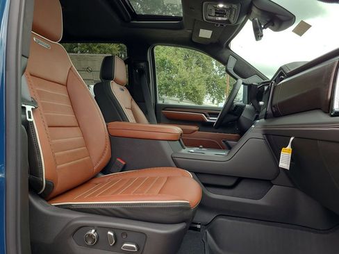 New 2026 GMC Sierra 2500 Denali Ultimate w/ LPO, Black Badging Package image 29