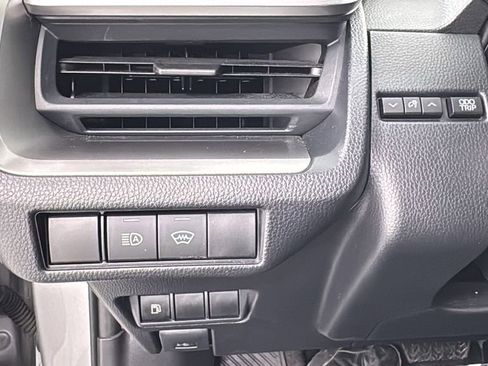 Used 2024 Toyota Prius LE image 32