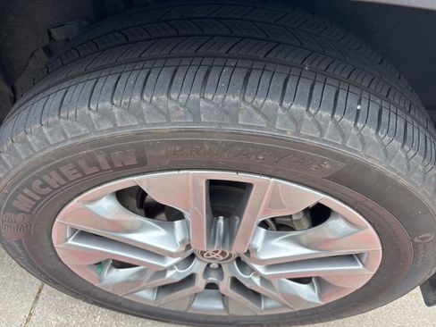 Used 2023 Toyota RAV4 XLE Premium FWD image 11
