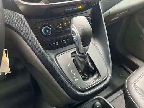 Used 2023 Ford Transit Connect XL FWD image 18