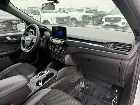 Used 2025 Ford Escape ST-Line image 10