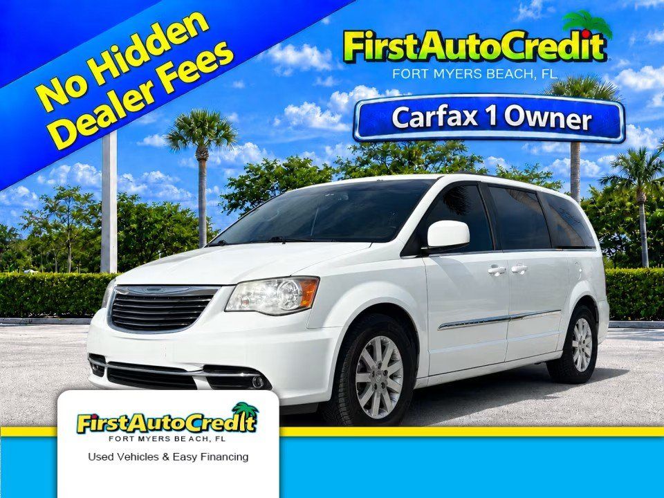 Used 2016 Chrysler Town & Country Touring FWD image 1