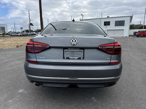 Used 2018 Volkswagen Passat 2.0T R-Line image 5