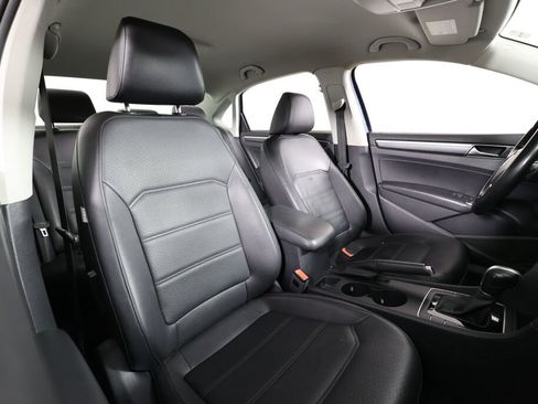 Used 2018 Volkswagen Passat 2.0T R-Line FWD image 24