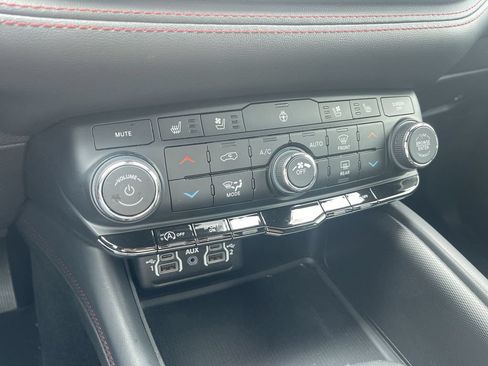 Used 2024 Dodge Durango GT AWD/4WD image 26