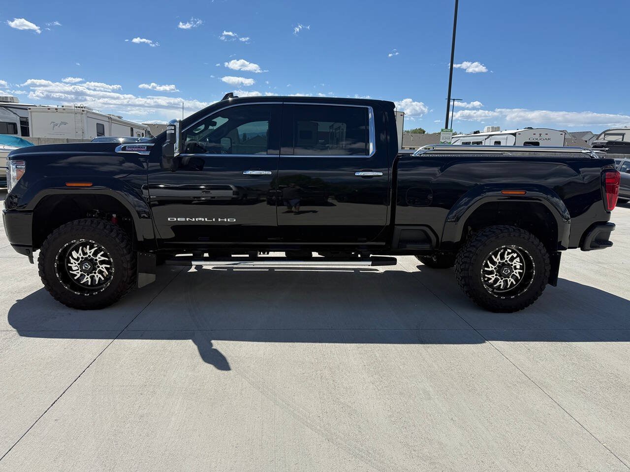 Used 2022 GMC Sierra 3500 Denali w/ Denali Ultimate Package AWD/4WD image 6