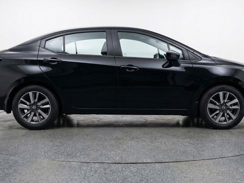 Used 2025 Nissan Versa SV image 11