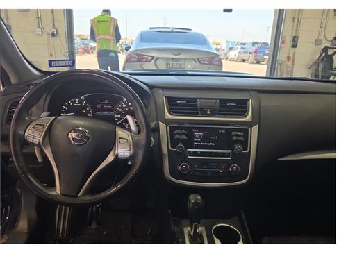 Used 2017 Nissan Altima 2.5 SR image 12