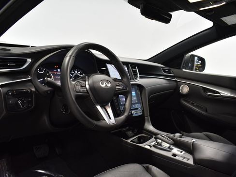 Certified 2025 INFINITI QX55 Essential image 12