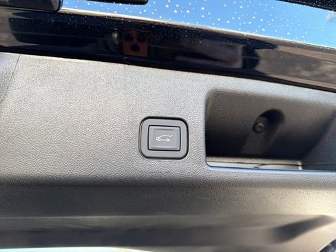 New 2026 Chevrolet Equinox EV LT image 14