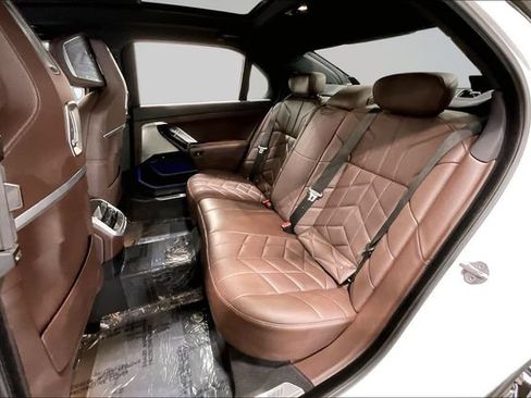 Used 2024 BMW 740i xDrive w/ Premium Package AWD/4WD image 27