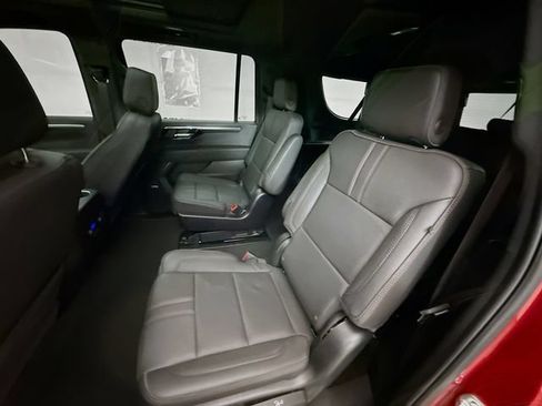 Used 2025 Chevrolet Suburban RST w/ RST Capability Package AWD/4WD image 29