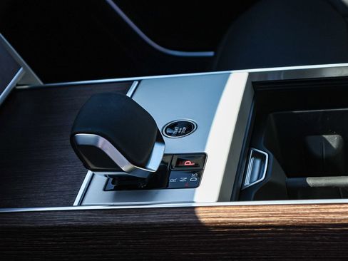 New 2025 Land Rover Range Rover SE image 31