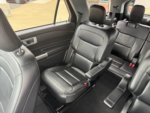 Certified 2022 Ford Explorer XLT w/ Equipment Group 202A AWD/4WD image 28