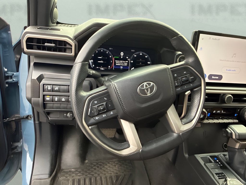Used 2025 Toyota 4Runner Limited AWD/4WD image 12
