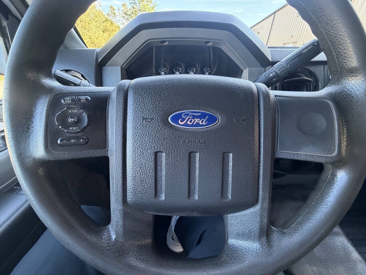 Used 2014 Ford F550 4x4 Regular Cab Super Duty image 32
