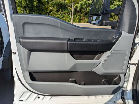 New 2025 Ford F450 XL w/ XL Chrome Package image 14