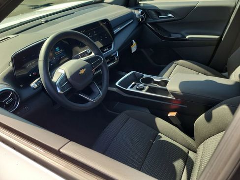 New 2026 Chevrolet Equinox LT FWD image 3