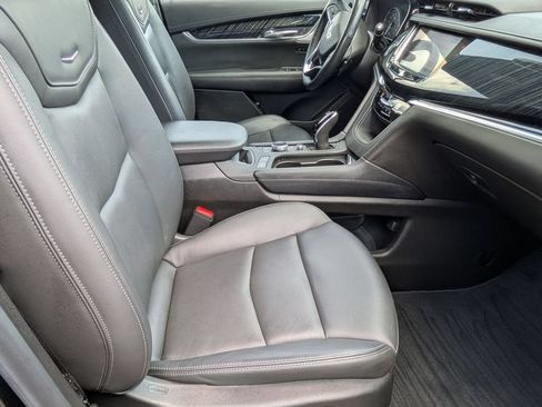 Used 2023 Cadillac XT6 Premium Luxury w/ Technology Package AWD/4WD image 30