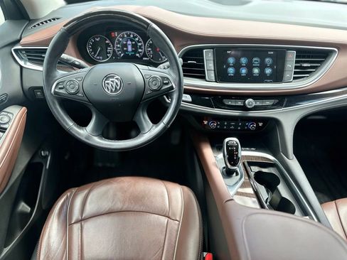 Used 2018 Buick Enclave Avenir w/ Avenir Technology Package AWD/4WD image 11