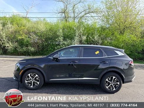 Certified 2025 Kia Sportage EX AWD/4WD image 2