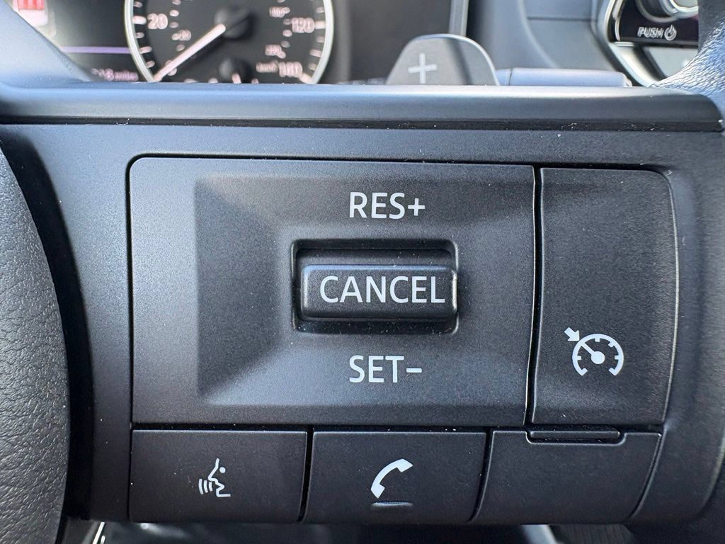 Used 2023 Nissan Rogue S AWD/4WD image 30