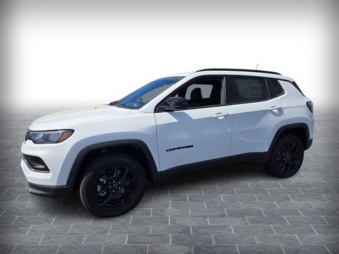 New 2026 Jeep Compass Latitude image 2
