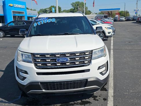 Used 2017 Ford Explorer XLT w/ Equipment Group 202A image 2