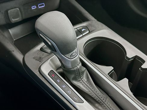 Used 2025 Chevrolet Trax LS image 24