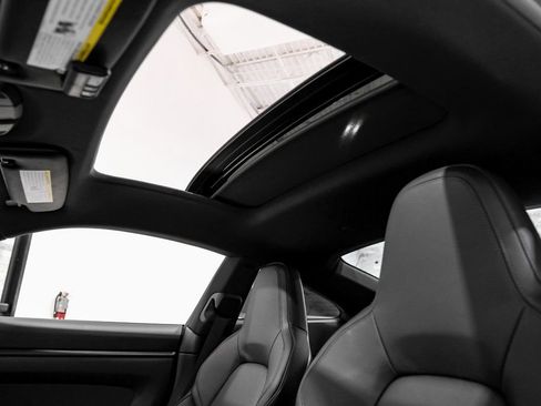 Used 2024 Porsche 911 Carrera GTS w/ Premium Package image 7