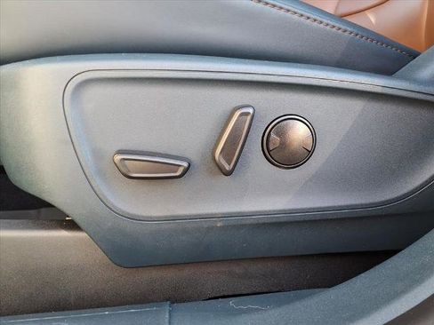 Certified 2024 Ford Maverick Lariat image 4