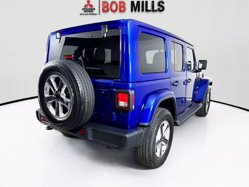 Used 2020 Jeep Wrangler Unlimited Sahara w/ Uconnect 4C Nav & Sound Group AWD/4WD image 7