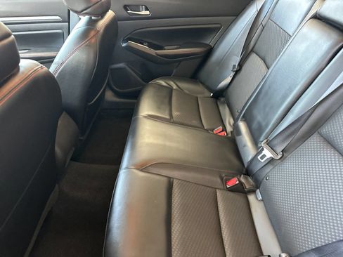Used 2024 Nissan Altima 2.5 SR FWD image 12