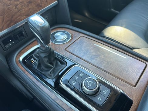 Used 2023 Nissan Armada SL w/ Captain's Chairs Package image 35