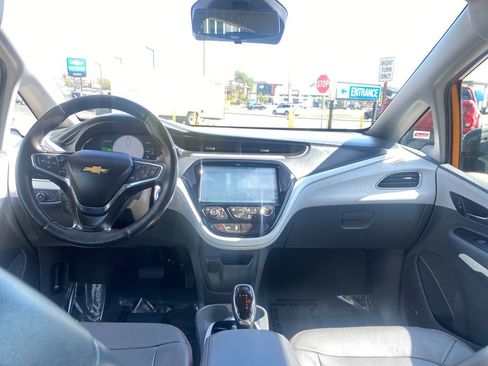 Used 2017 Chevrolet Bolt Premier w/ Driver Confidence II Package FWD image 12