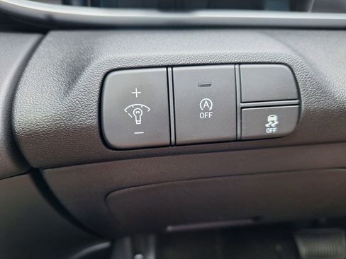 Used 2026 Hyundai Elantra SE image 11