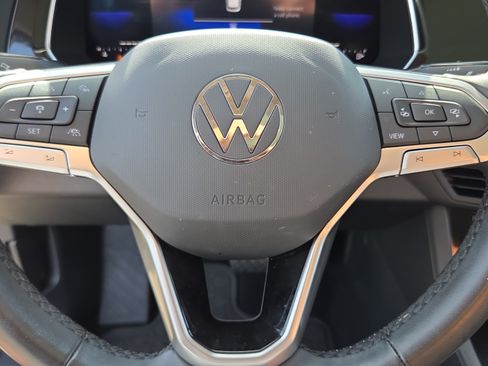 Used 2023 Volkswagen Jetta SE w/ Panoramic Sunroof Package FWD image 24