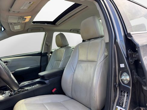 Used 2013 Toyota Avalon Limited image 9