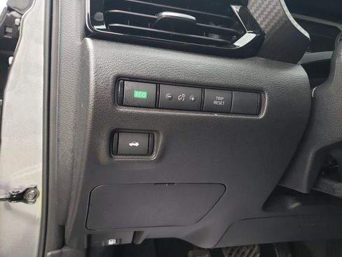 Used 2023 Nissan Sentra SV w/ All-Weather Package image 31