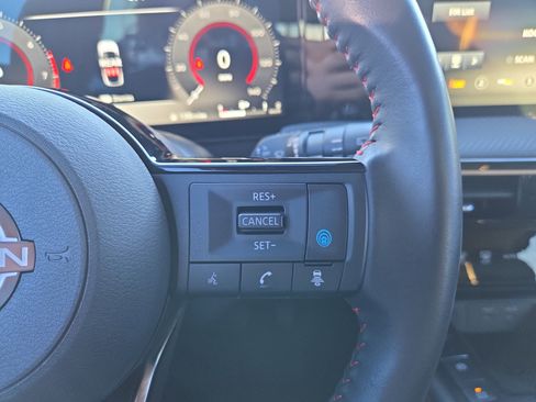 Used 2025 Nissan Kicks SR image 12