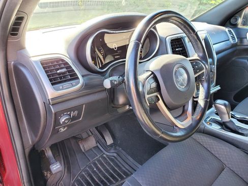 Used 2020 Jeep Grand Cherokee Laredo AWD/4WD image 15