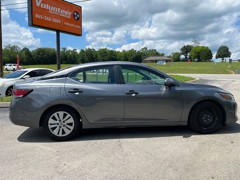 Used 2024 Nissan Sentra S FWD image 9