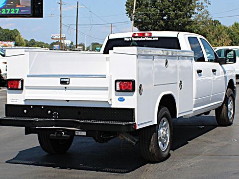 Used 2026 RAM 2500 Tradesman w/ Chrome Appearance Group AWD/4WD image 5