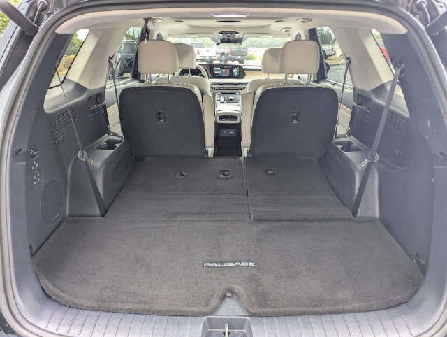 Used 2025 Hyundai Palisade Limited FWD image 16