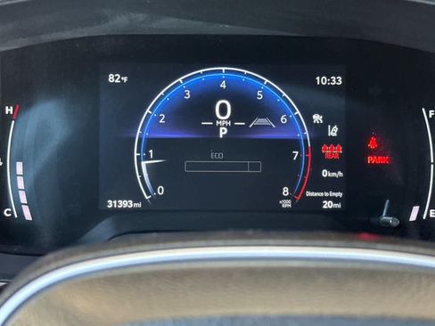 Used 2023 Toyota Corolla Cross XLE w/ Convenience Package FWD image 28